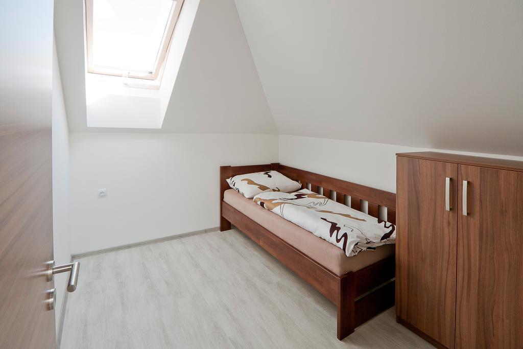 Pension Cizek Mikulov Buitenkant foto