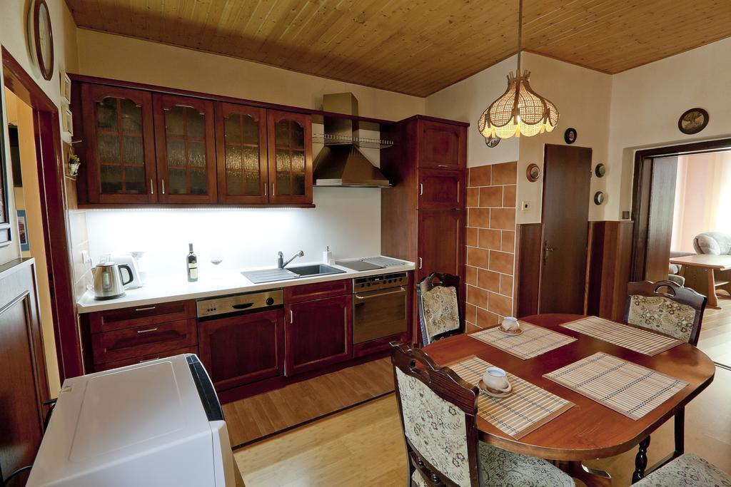 Pension Cizek Mikulov Buitenkant foto