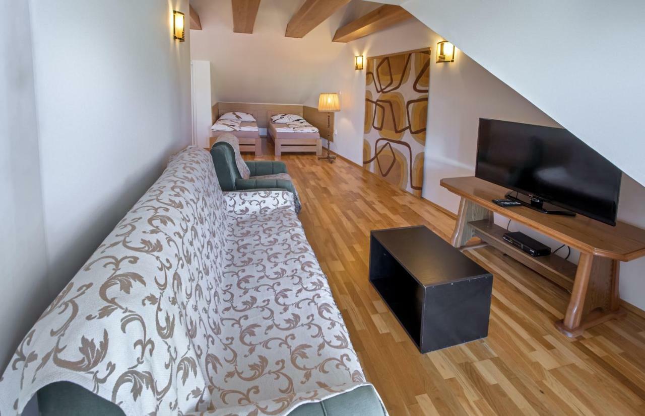 Pension Cizek Mikulov Buitenkant foto
